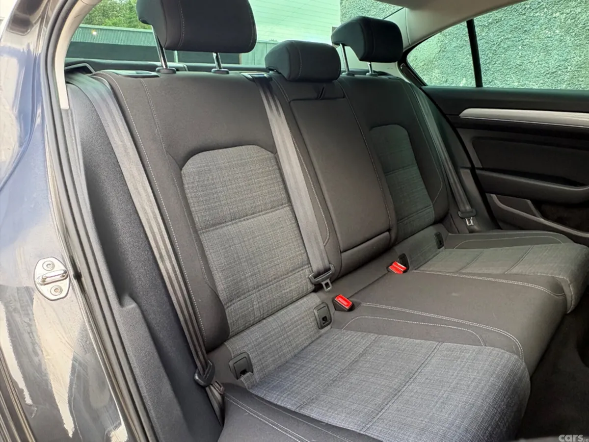 Volkswagen Passat Saloon, Diesel, 2021, Grey