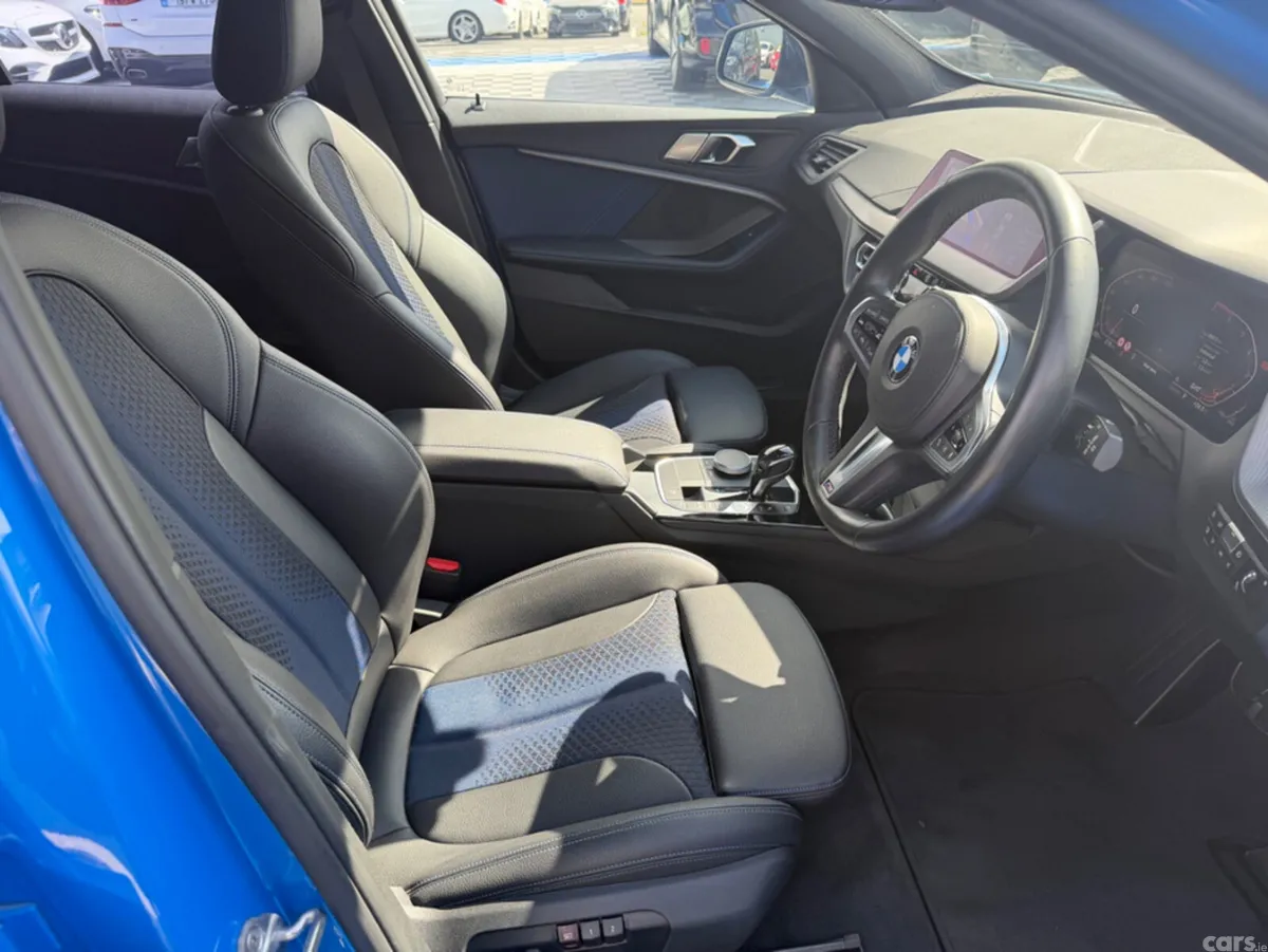 BMW 1-Series Hatchback, Petrol, 2019, Blue