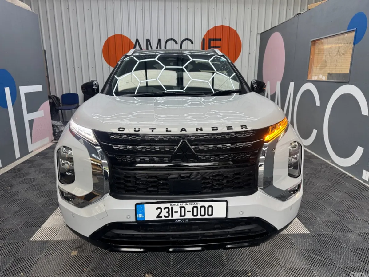 Mitsubishi Outlander SUV, Petrol Plug-in Hybrid, 2023, White