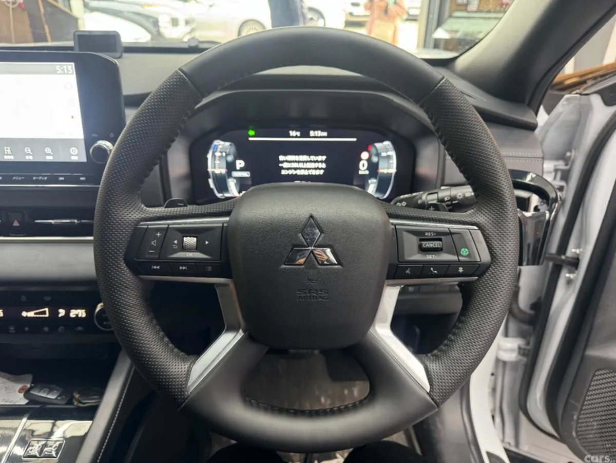 Mitsubishi Outlander SUV, Petrol Plug-in Hybrid, 2023, White