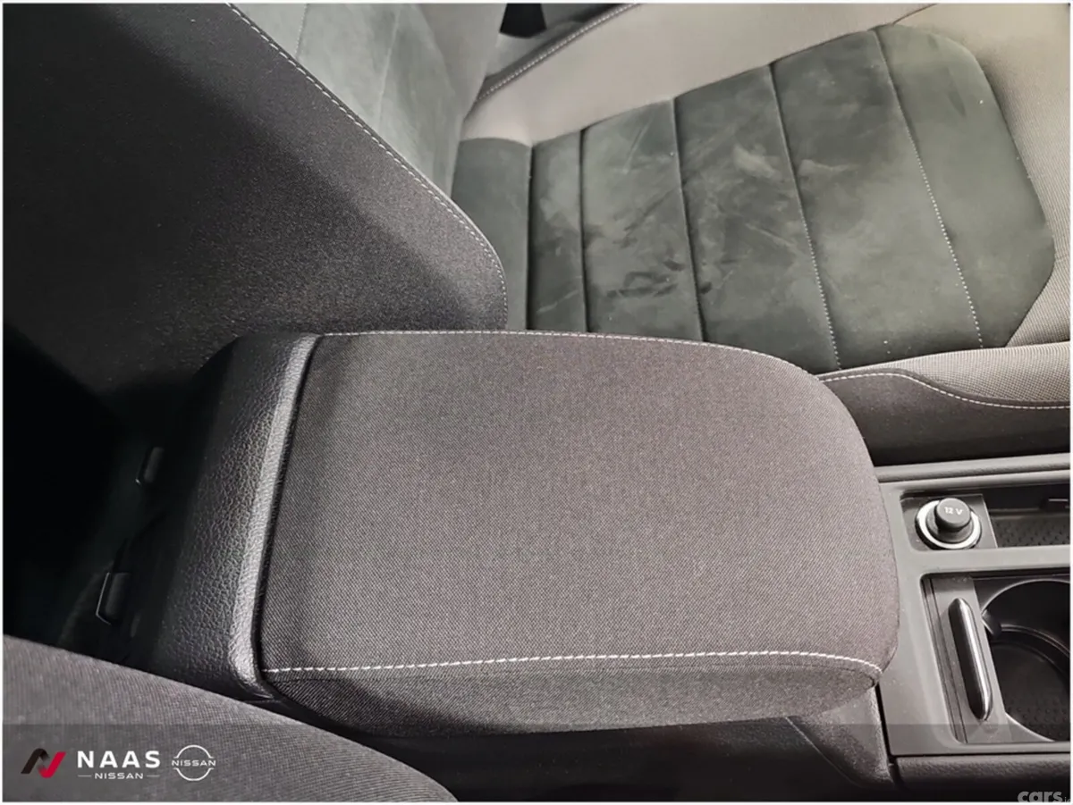 Volkswagen Golf Hatchback, Petrol, 2019, Silver