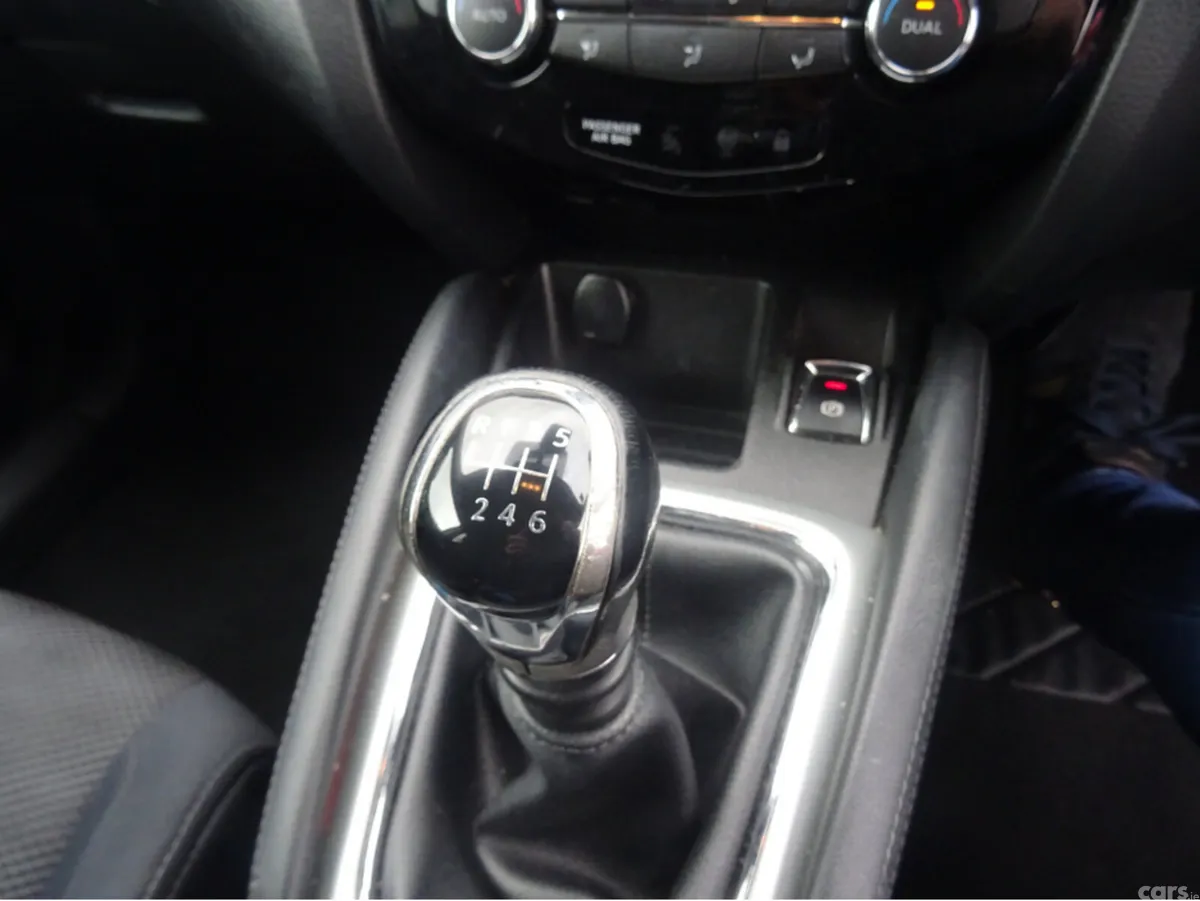 Nissan Qashqai MPV, Diesel, 2017, White