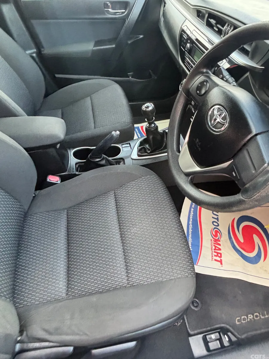 Toyota Corolla Saloon, Diesel, 2015, Silver