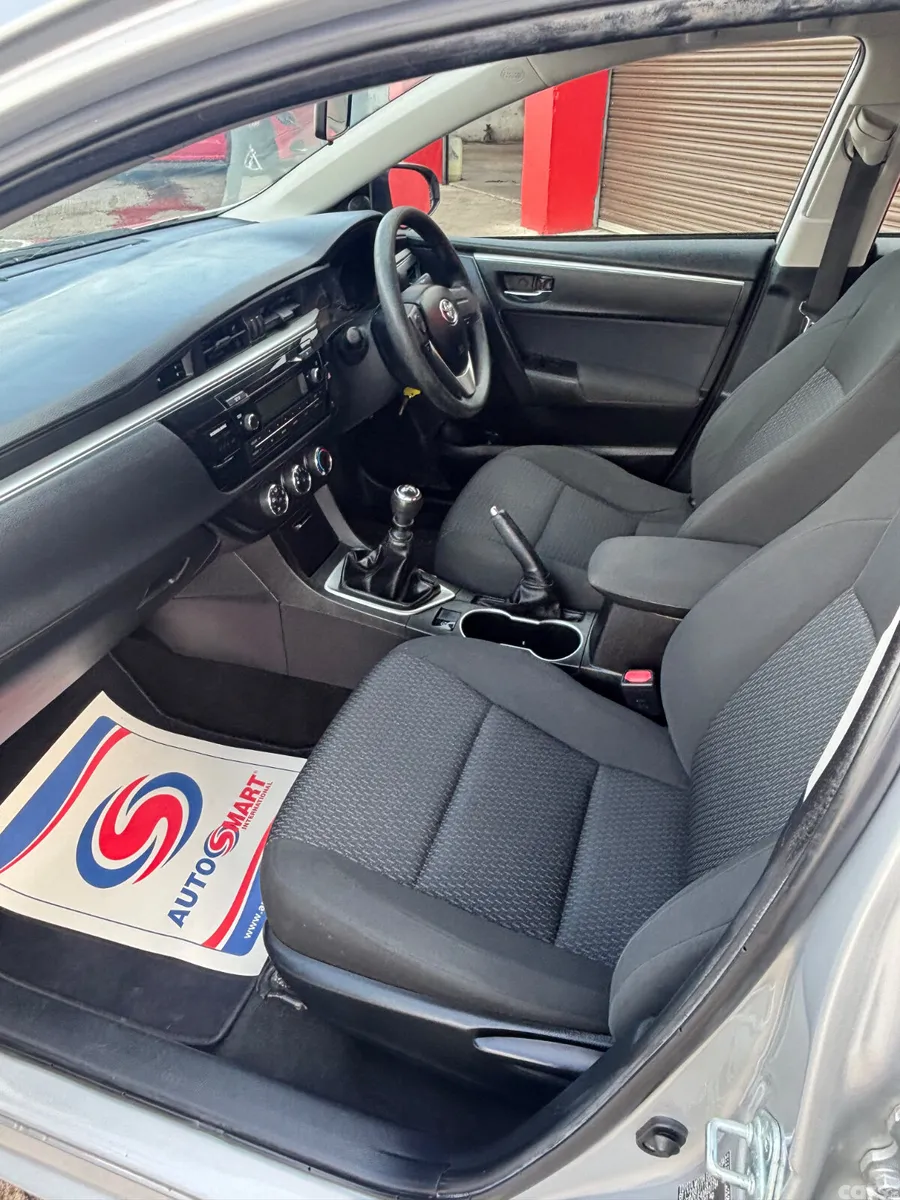 Toyota Corolla Saloon, Diesel, 2015, Silver