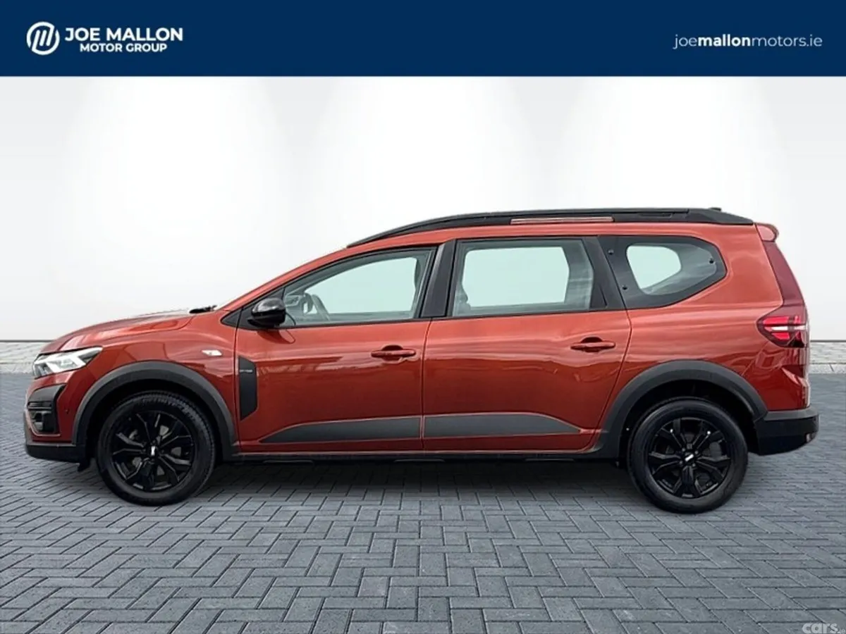Dacia Jogger MPV, Petrol, 2023, Brown