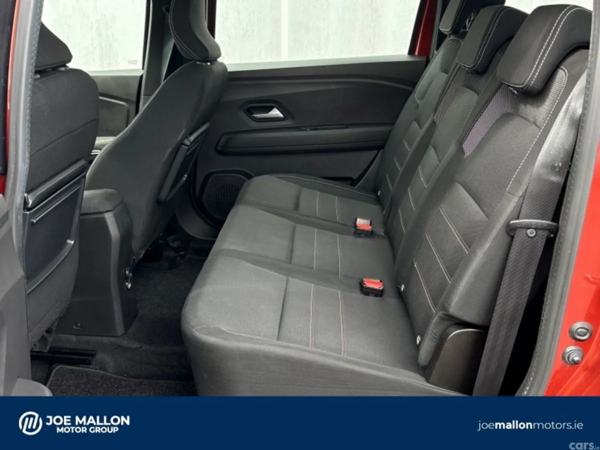 Dacia Jogger MPV, Petrol, 2023, Brown