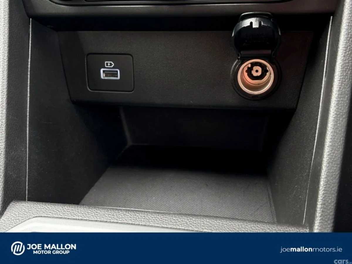 Dacia Jogger MPV, Petrol, 2023, Brown