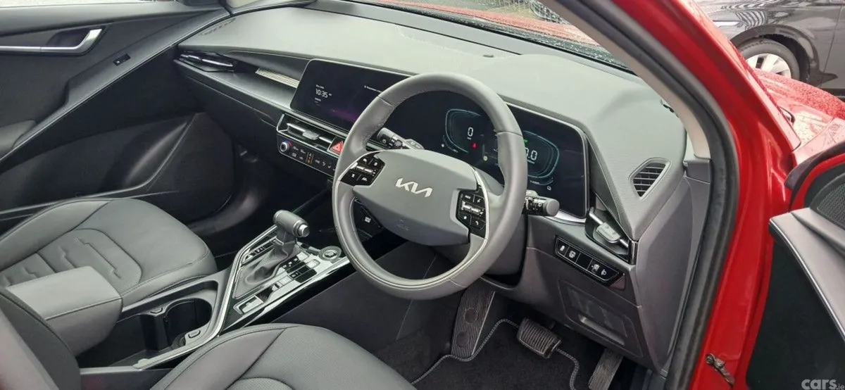 Kia Niro SUV, Petrol Plug-in Hybrid, 2026, Red