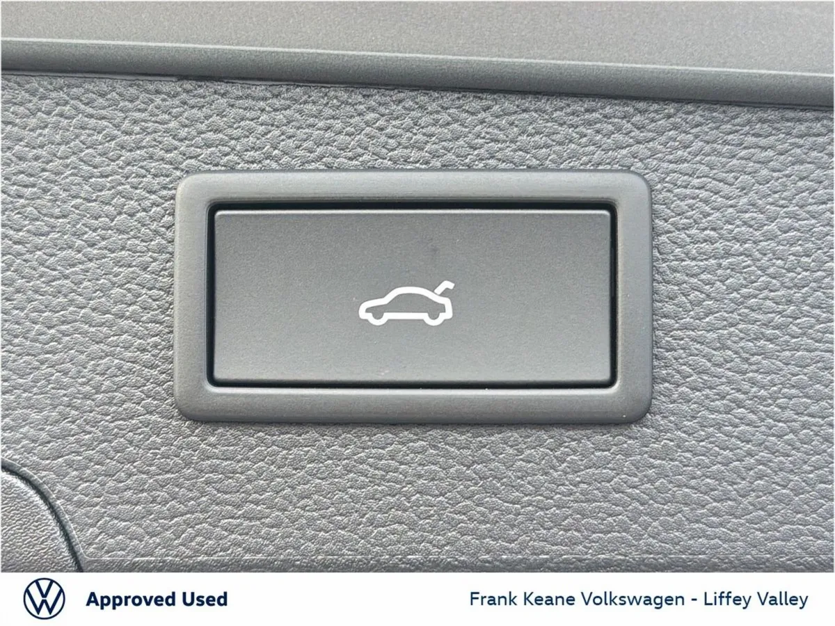 Volkswagen Passat Estate, Petrol Plug-in Hybrid, 2026, Silver