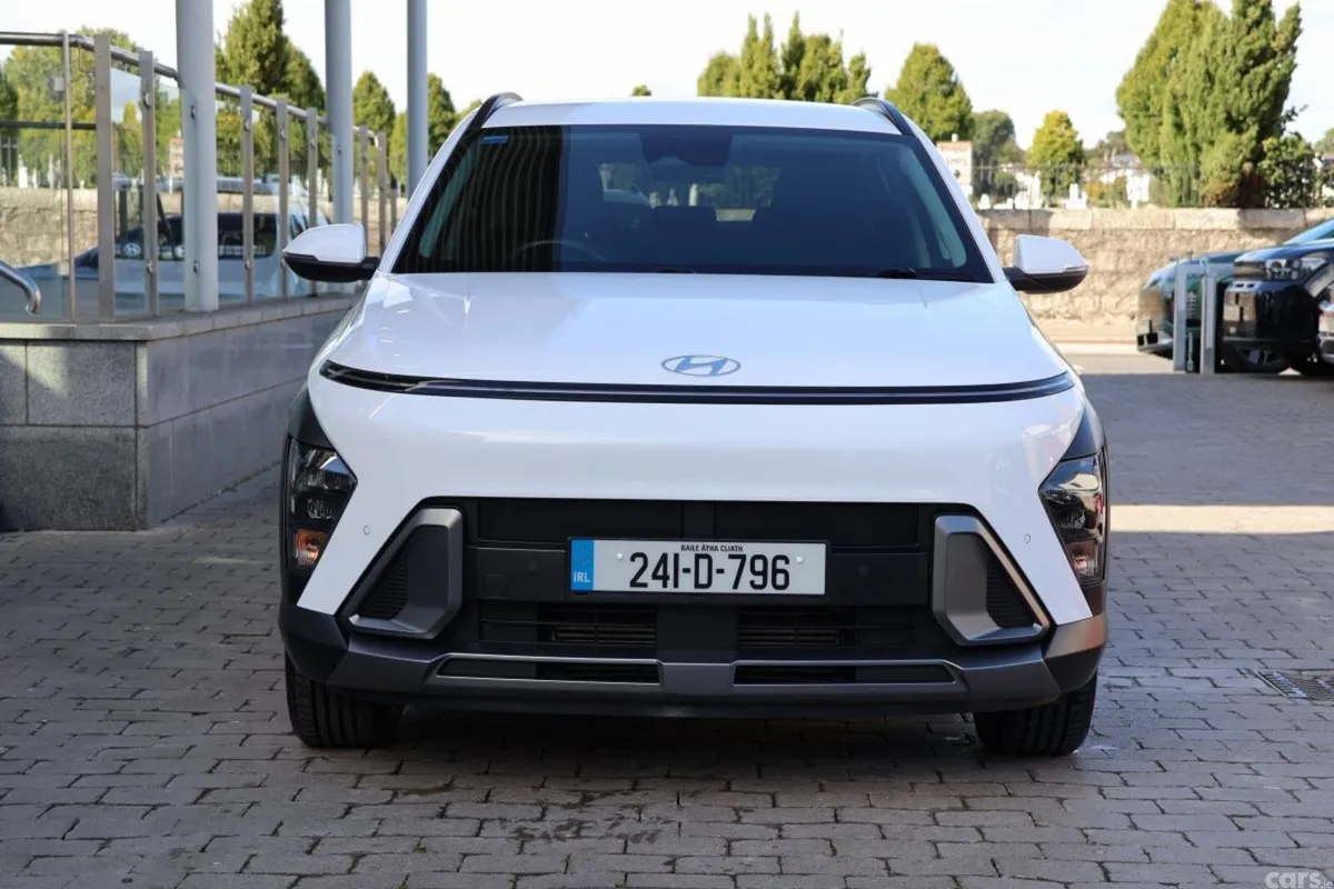 Hyundai KONA MPV, Petrol, 2024, White