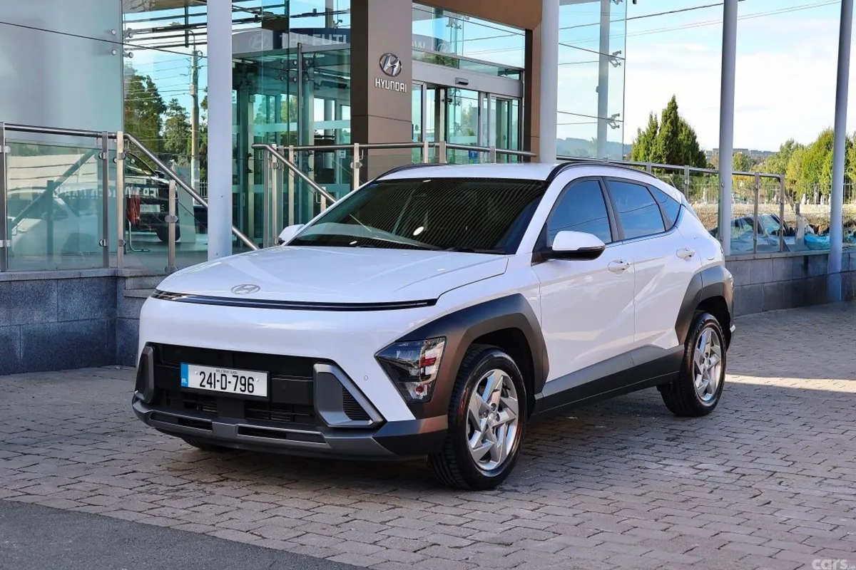 Hyundai KONA MPV, Petrol, 2024, White