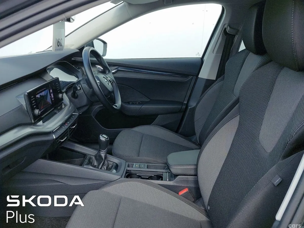 Skoda Octavia Saloon, Diesel, 2022, Grey