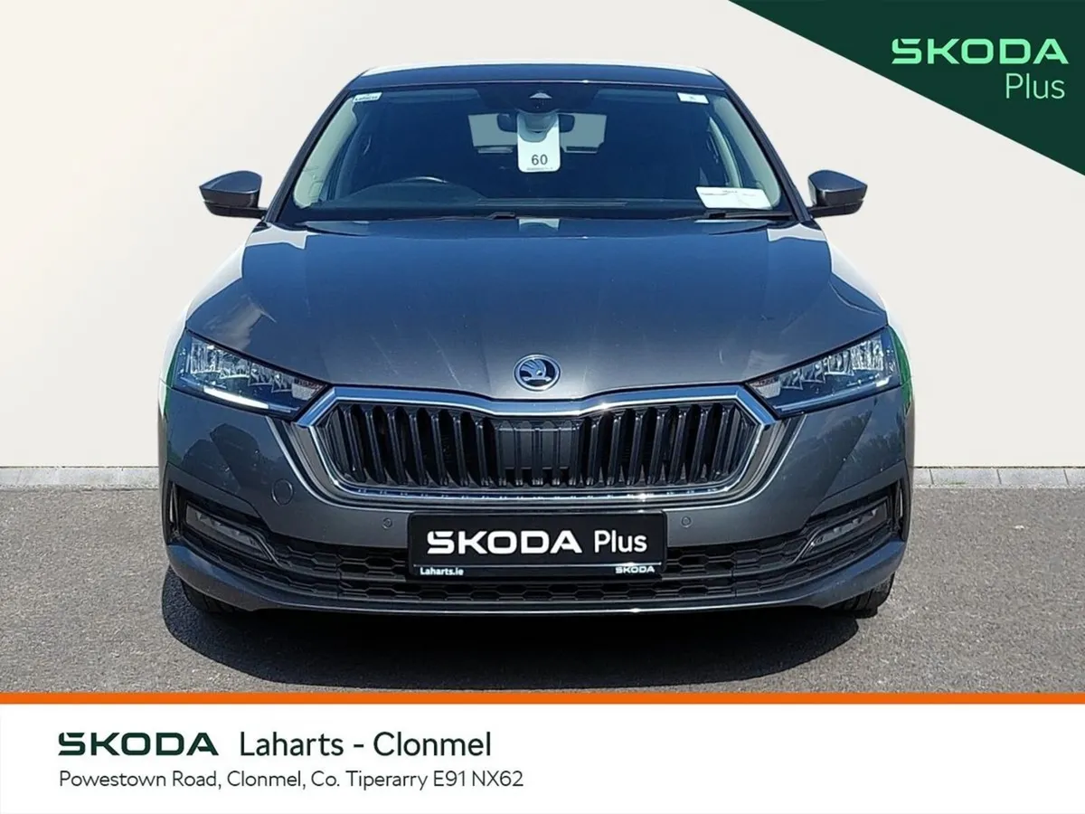 Skoda Octavia Saloon, Diesel, 2022, Grey