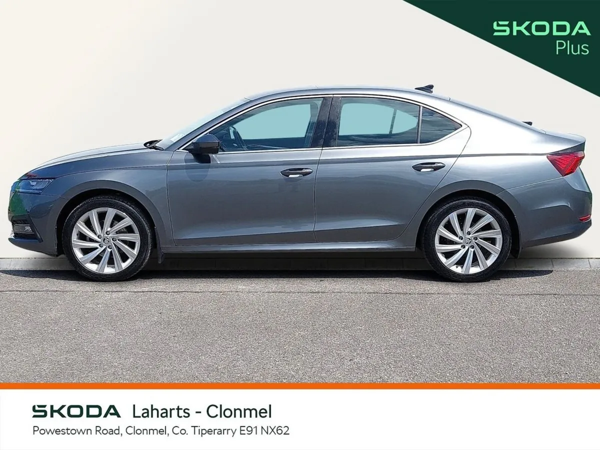 Skoda Octavia Saloon, Diesel, 2023, Grey