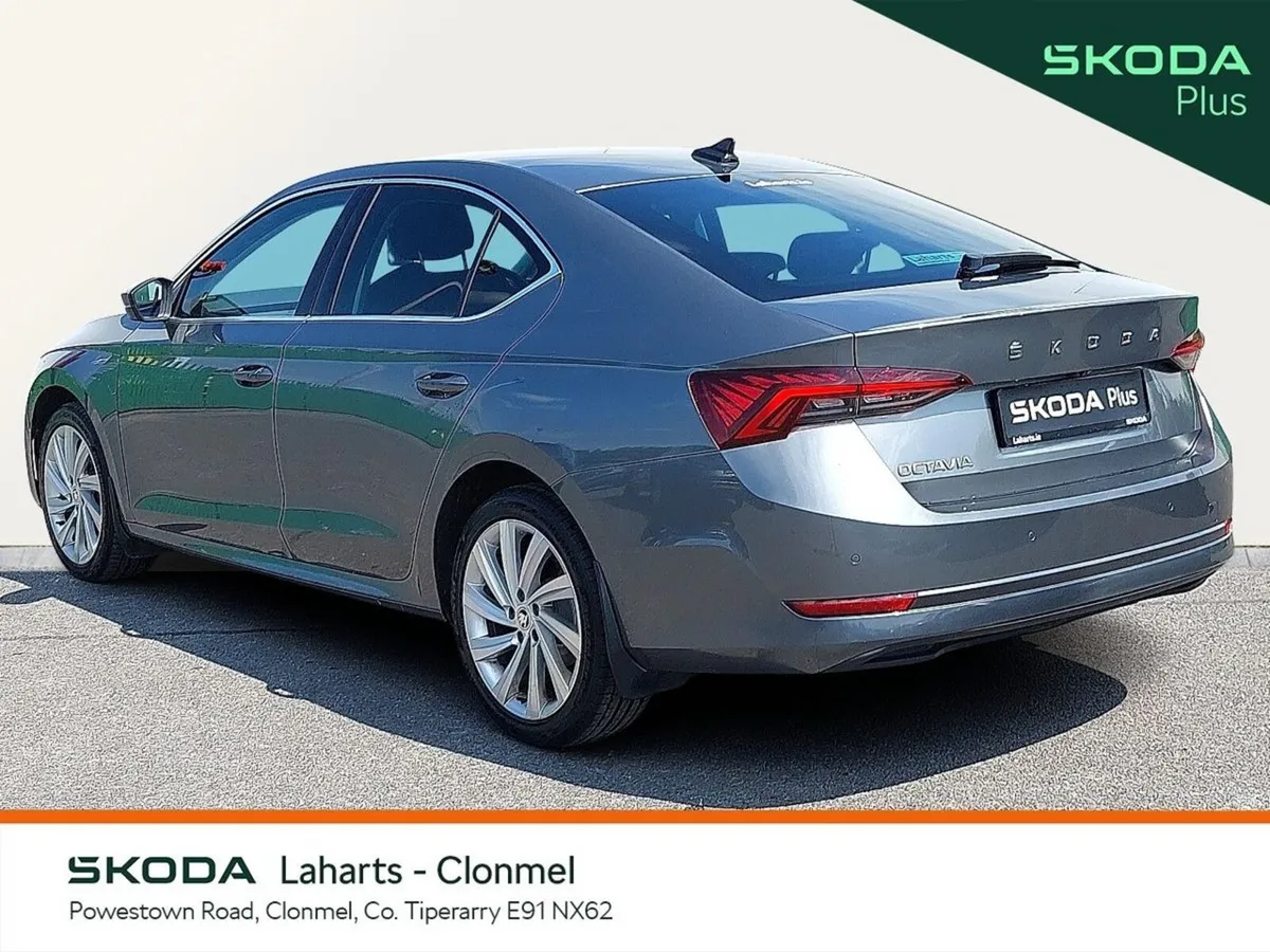 Skoda Octavia Saloon, Diesel, 2023, Grey