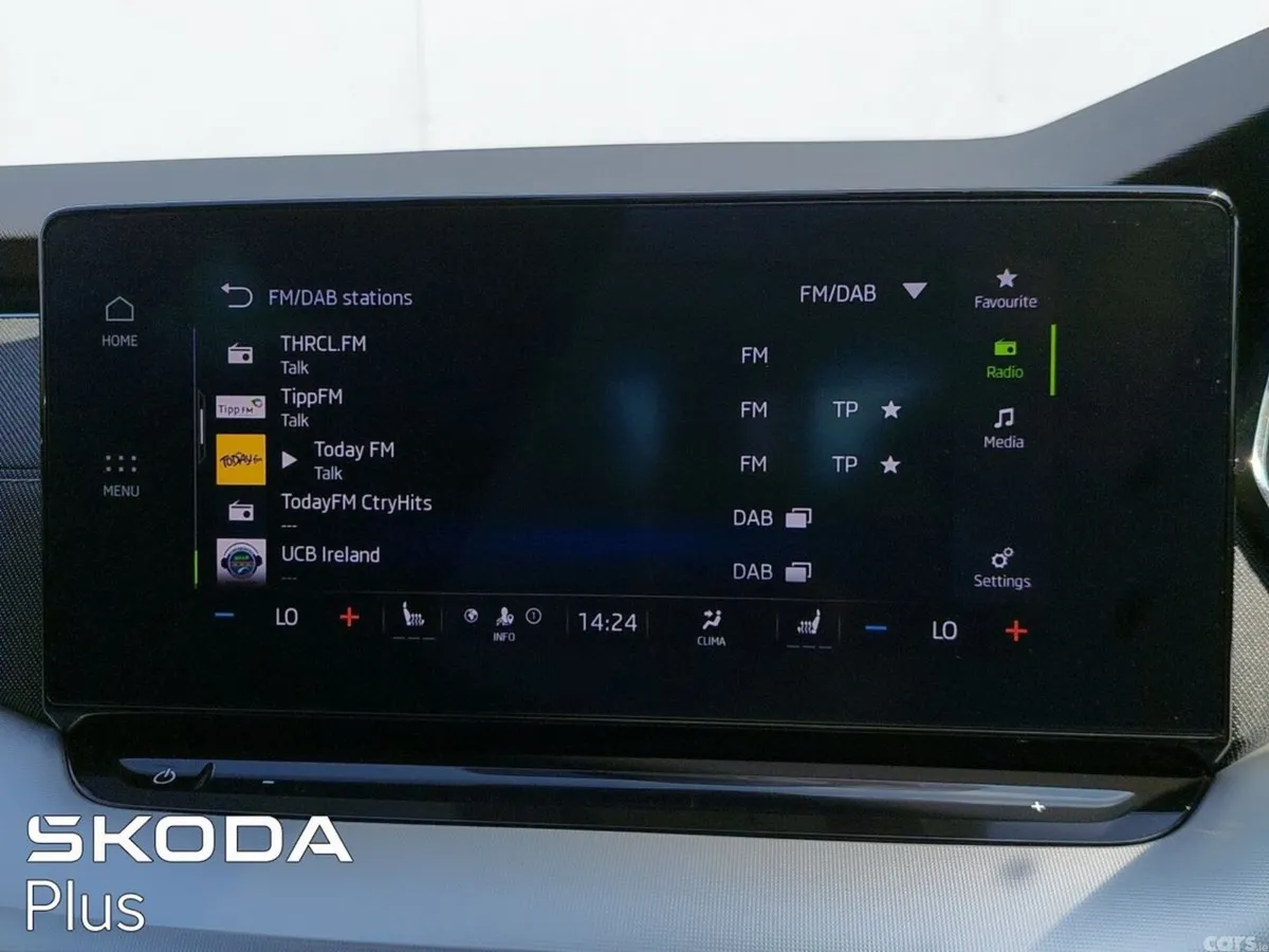Skoda Octavia Saloon, Diesel, 2023, Grey