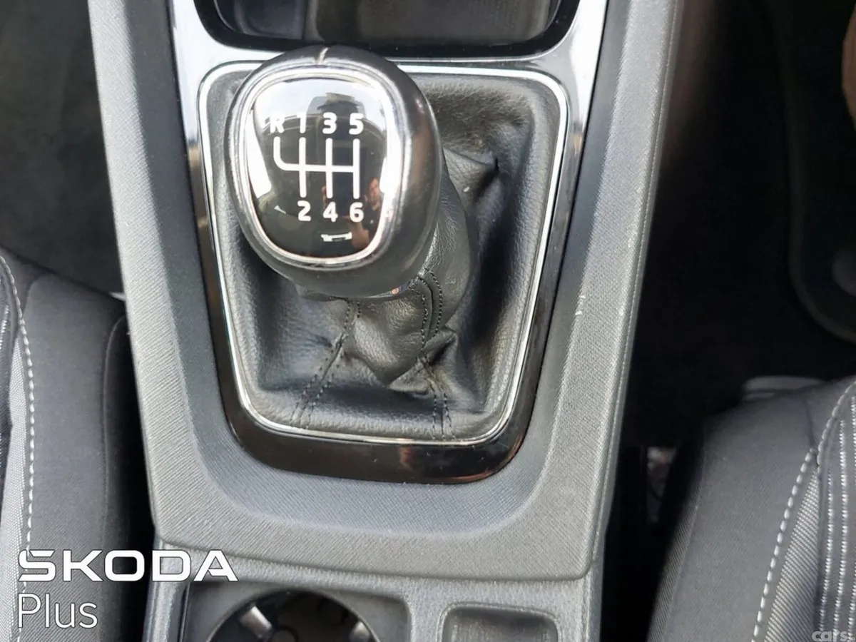 Skoda Octavia Saloon, Diesel, 2022, Grey