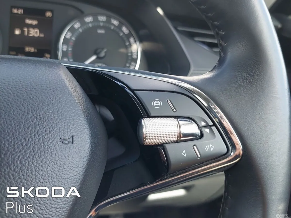 Skoda Octavia Saloon, Diesel, 2022, Grey