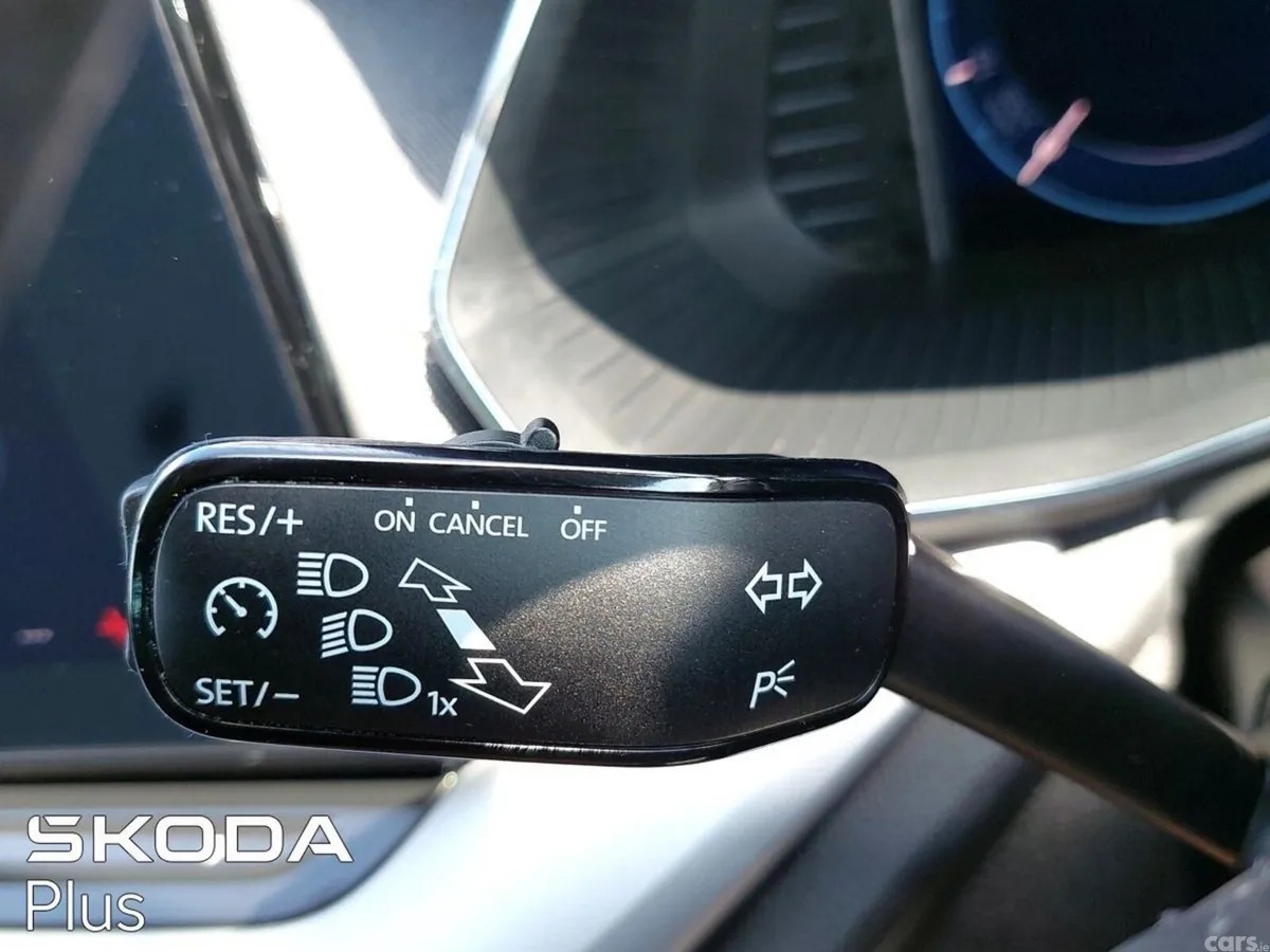 Skoda Octavia Saloon, Diesel, 2023, Grey