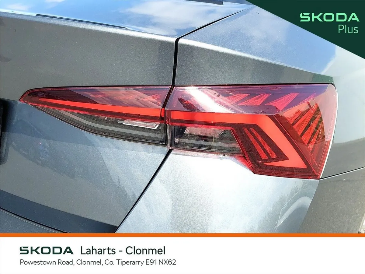 Skoda Octavia Saloon, Diesel, 2023, Grey