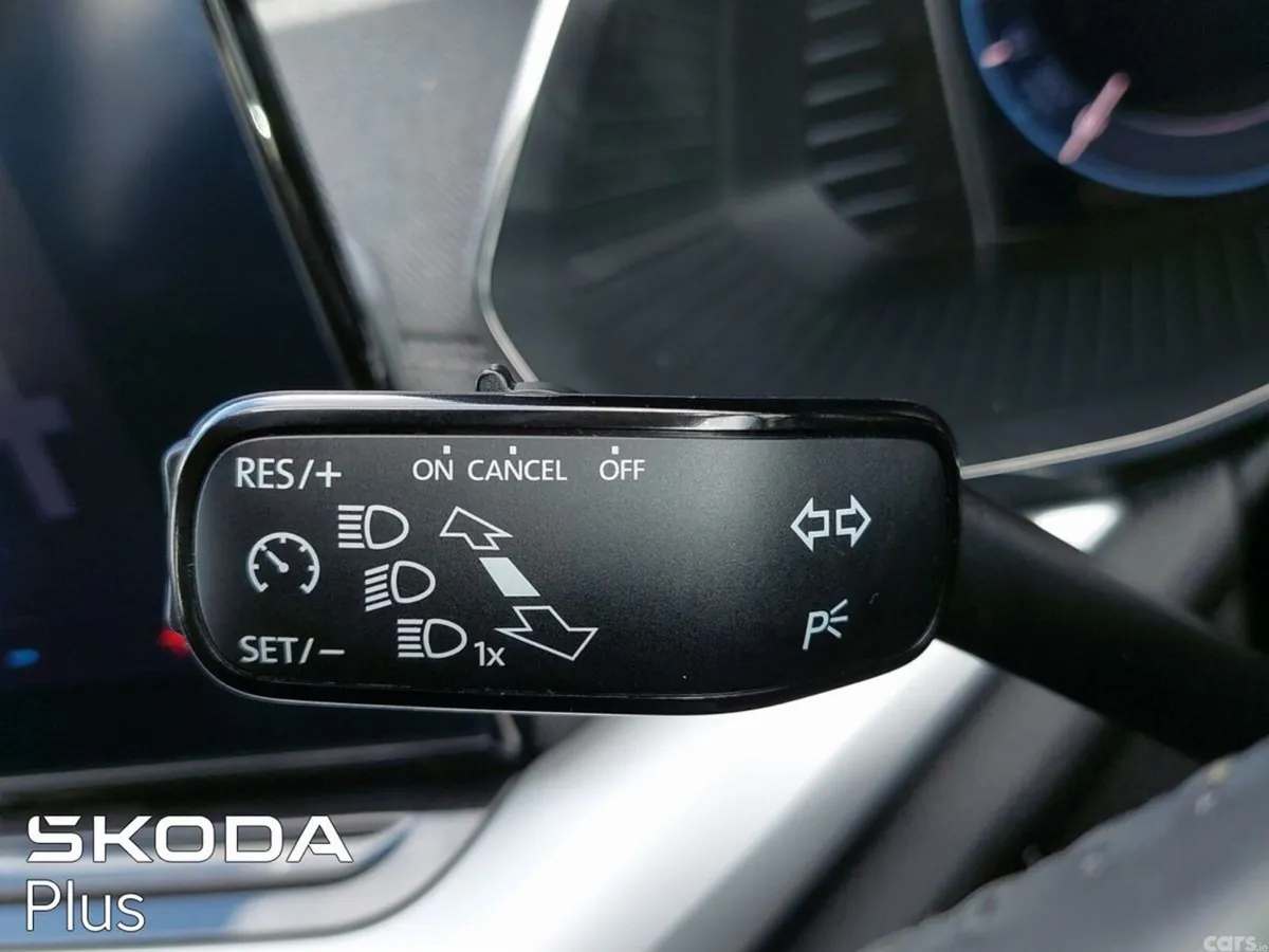 Skoda Octavia Saloon, Petrol, 2023, Grey