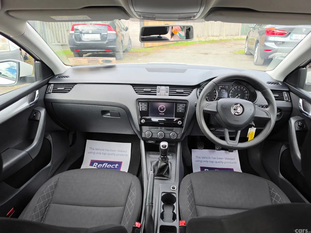 Skoda Octavia Saloon, Diesel, 2018, White