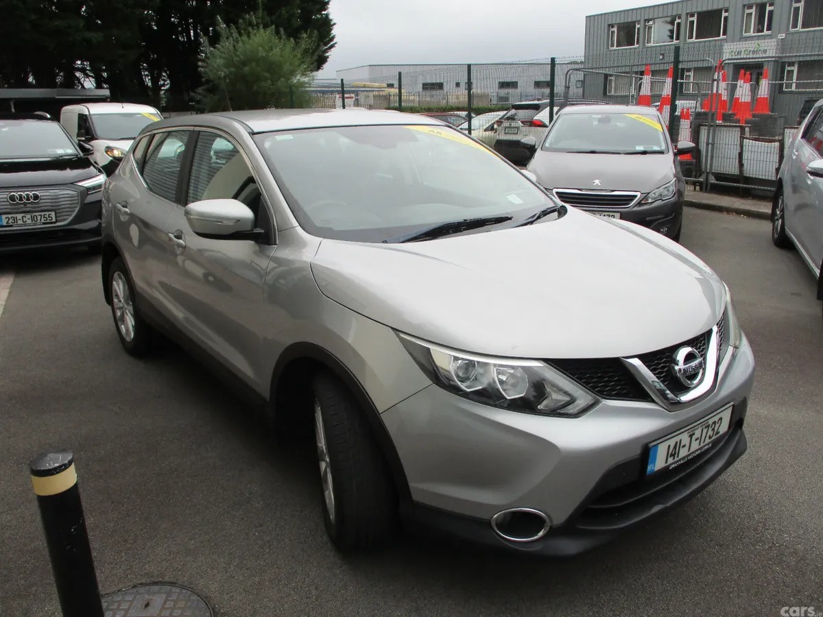 Nissan Qashqai Hatchback, Diesel, 2014, Silver