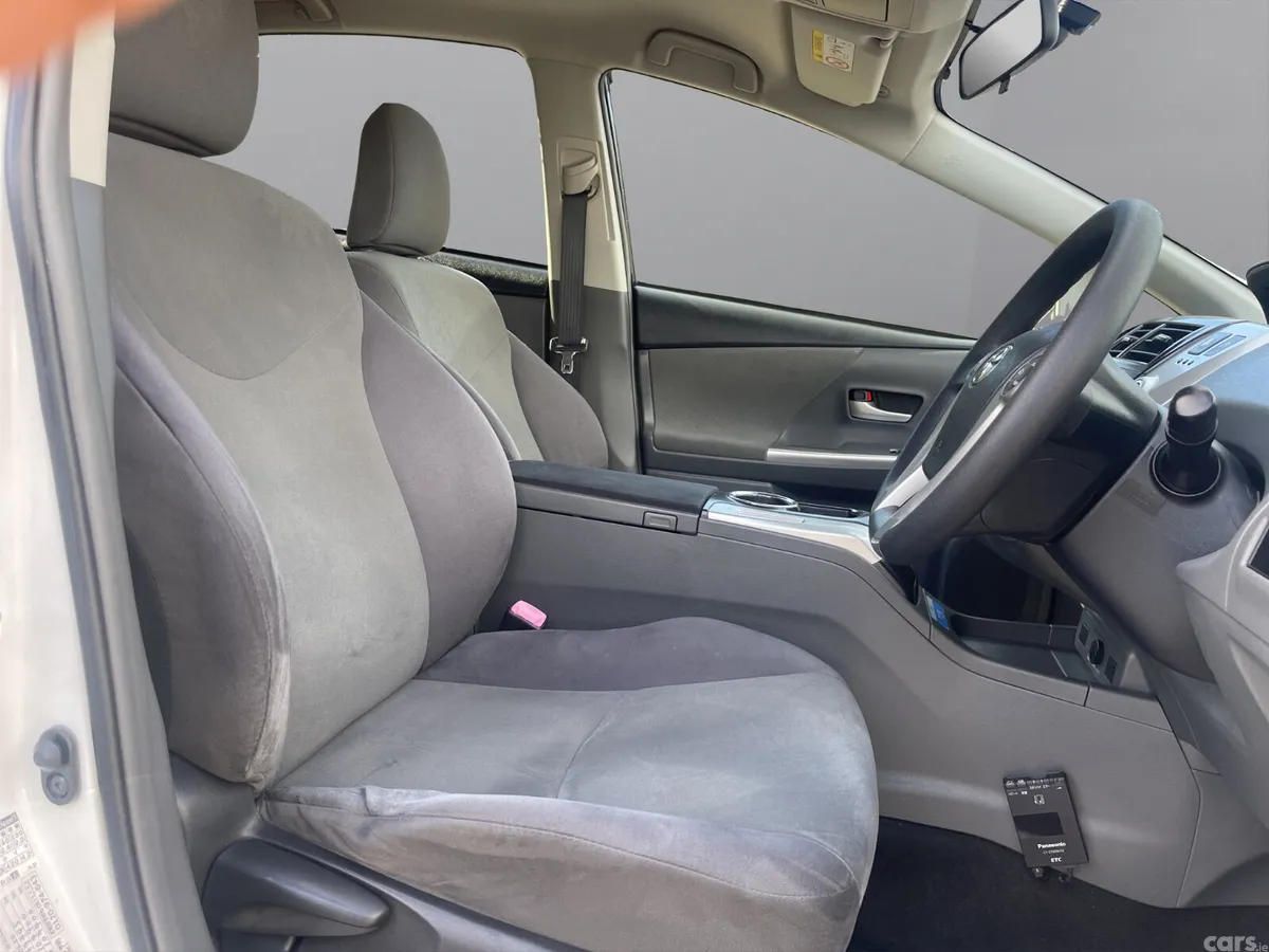 Toyota Prius MPV, Petrol Hybrid, 2013, White