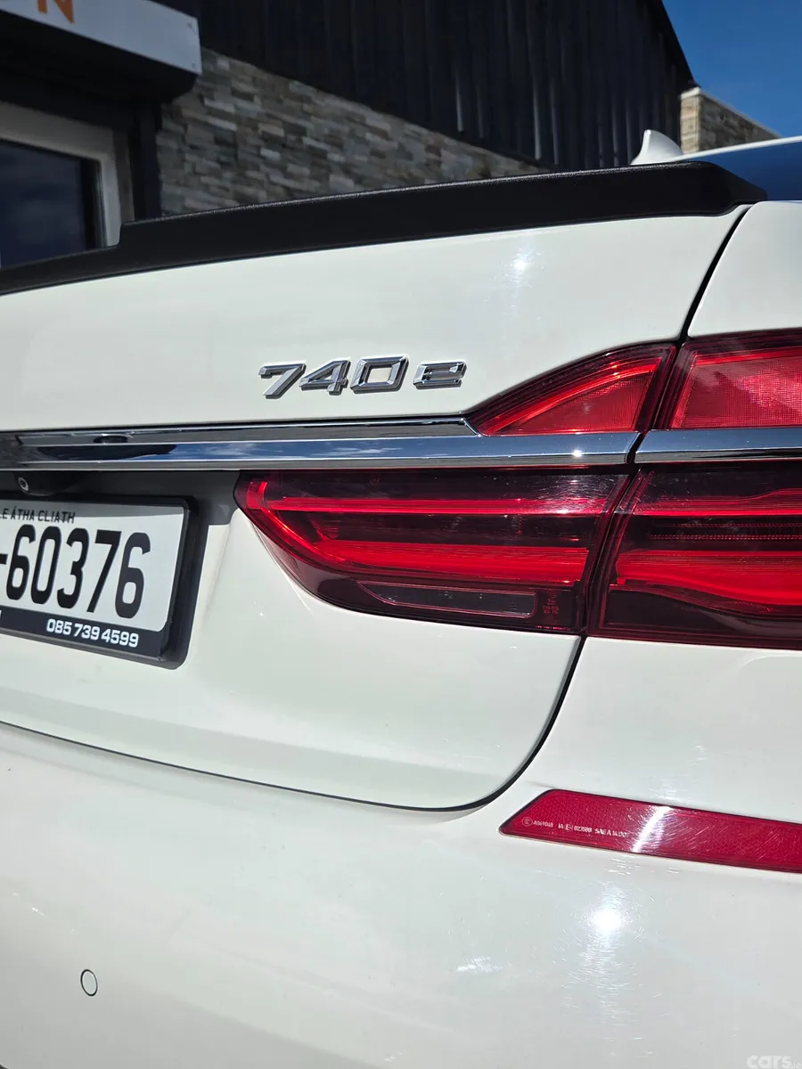 BMW 7-Series Saloon, Petrol Plug-in Hybrid, 2018, White