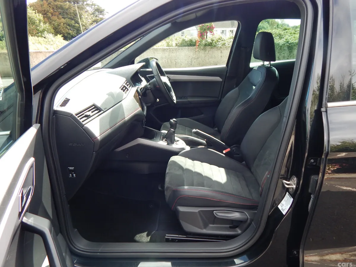 SEAT Arona SUV, Diesel, 2019, Black