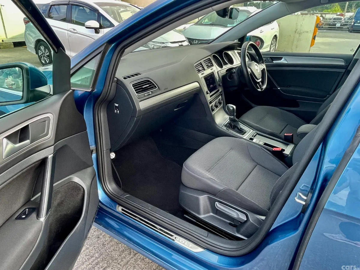 Volkswagen Golf Estate, Petrol, 2017, Blue