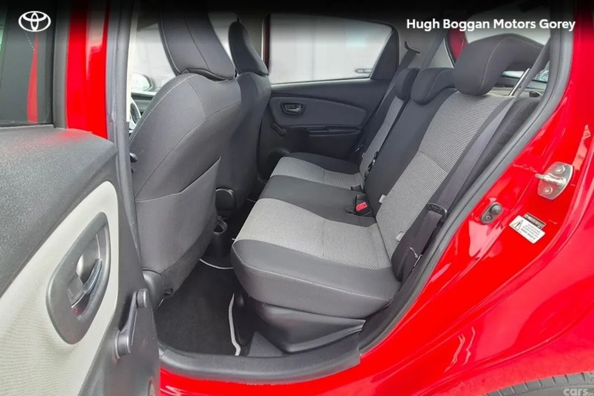 Toyota Yaris Hatchback, Petrol Hybrid, 2016, Red