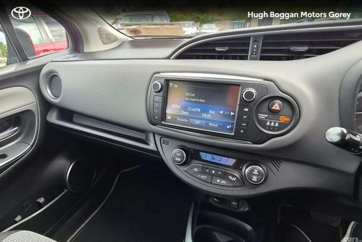 Toyota Yaris Hatchback, Petrol Hybrid, 2016, Red