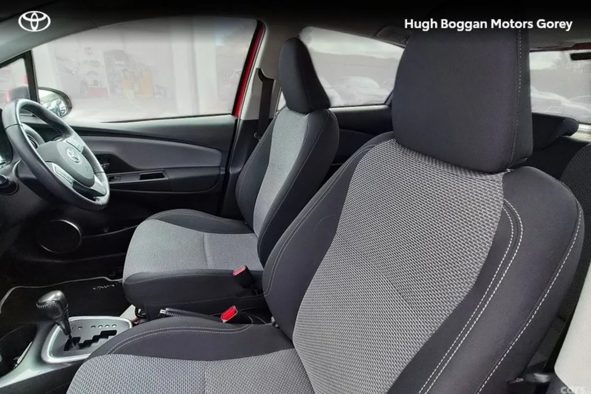 Toyota Yaris Hatchback, Petrol Hybrid, 2016, Red