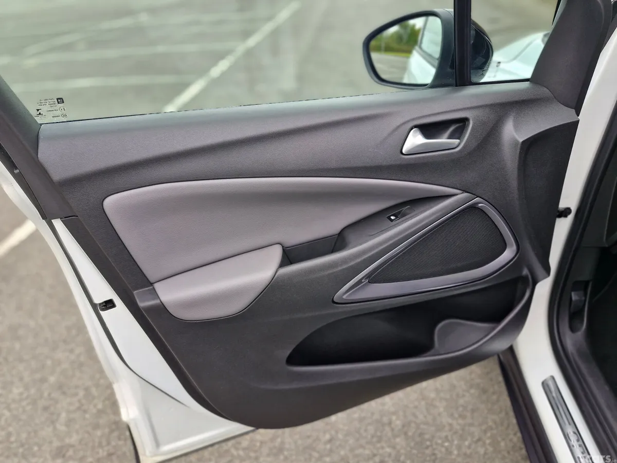 Opel Crossland X SUV, Diesel, 2018, White