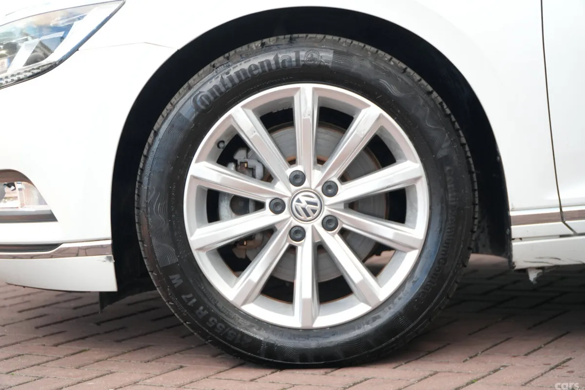 Volkswagen Passat Saloon, Diesel, 2020, White