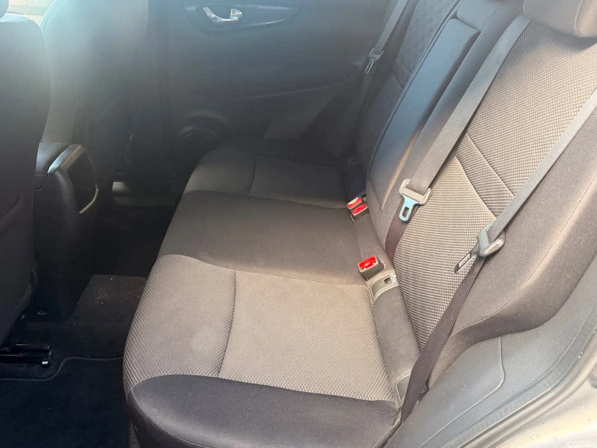 Nissan Qashqai SUV, Diesel, 2017, Grey
