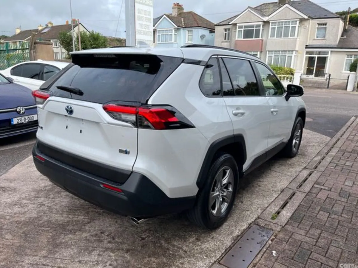 Toyota RAV4 SUV, Petrol Hybrid, 2023, White