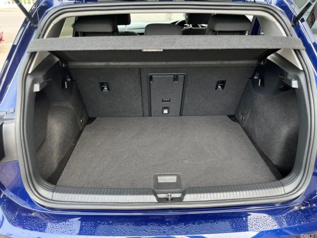 Volkswagen Golf Hatchback, Diesel, 2023, Blue