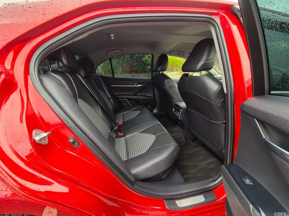 Toyota Camry Saloon, Petrol Hybrid, 2020, Red