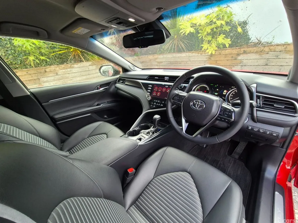 Toyota Camry Saloon, Petrol Hybrid, 2020, Red