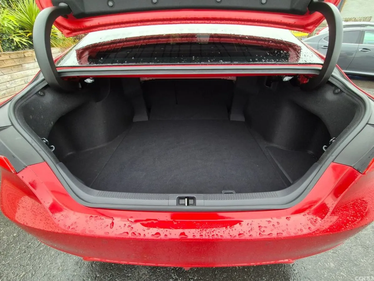 Toyota Camry Saloon, Petrol Hybrid, 2020, Red