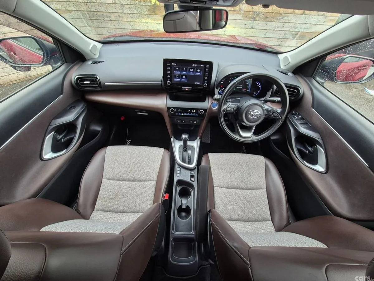 Toyota Yaris Cross SUV, Petrol Hybrid, 2022, Red