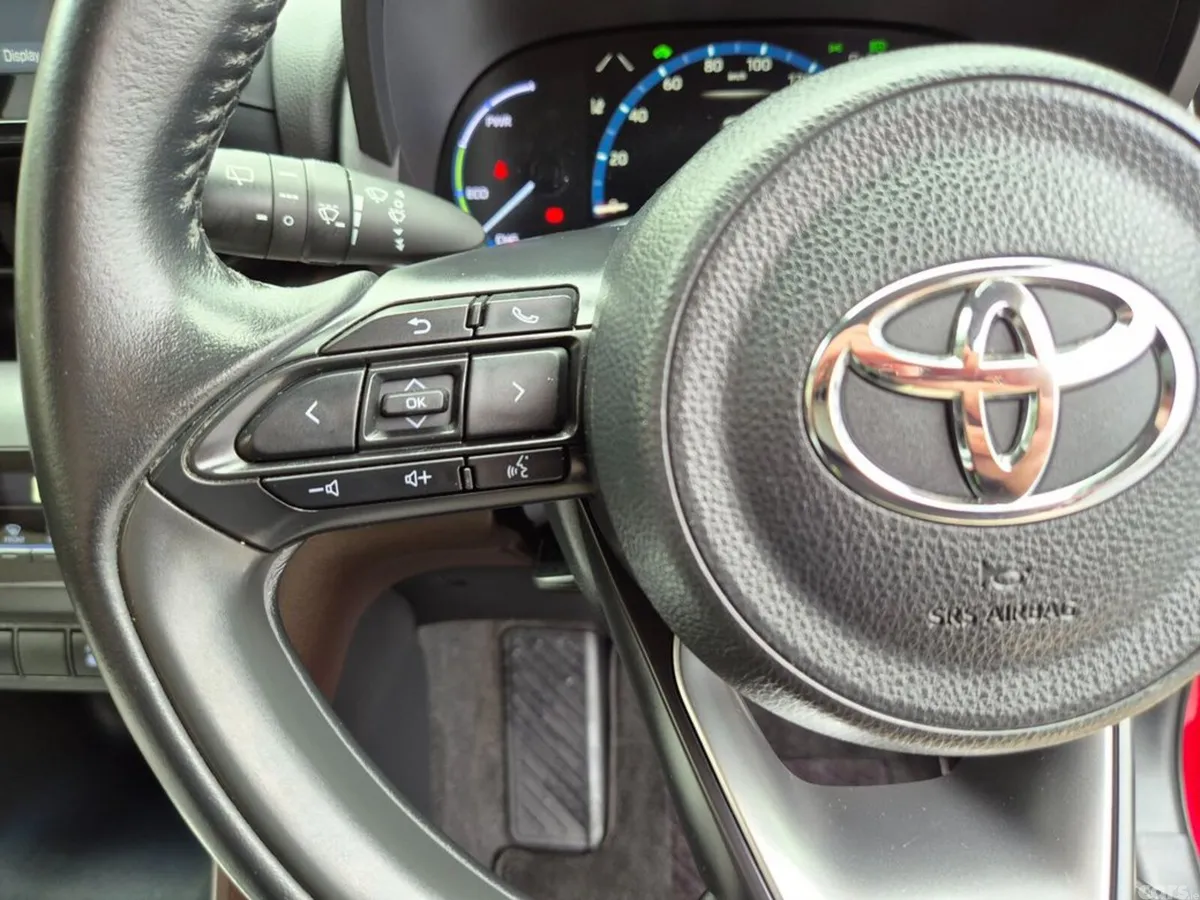 Toyota Yaris Cross SUV, Petrol Hybrid, 2022, Red
