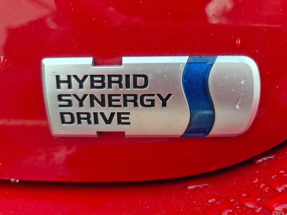 Toyota Camry Saloon, Petrol Hybrid, 2020, Red