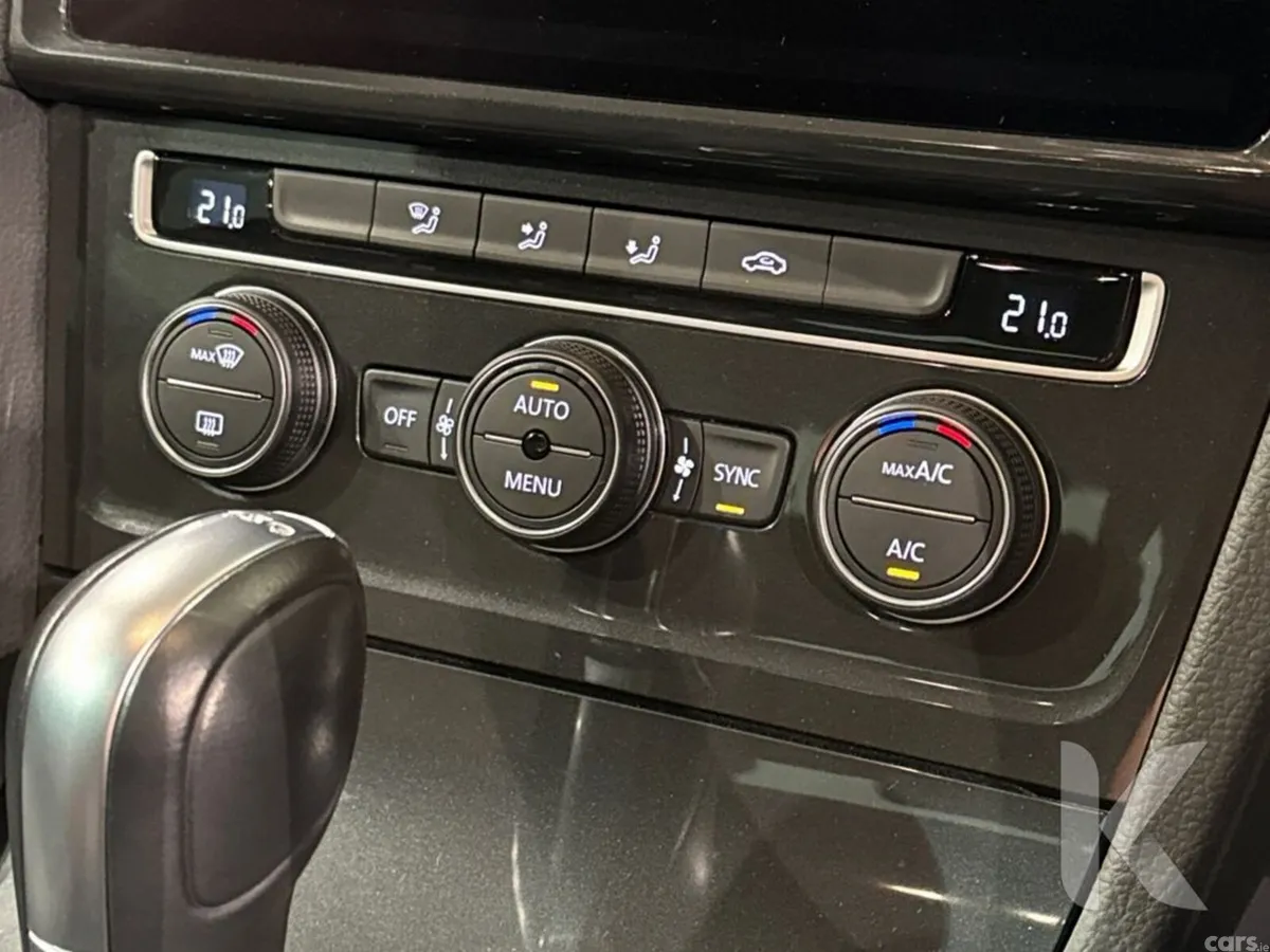 Volkswagen Golf Hatchback, Petrol, 2019, White