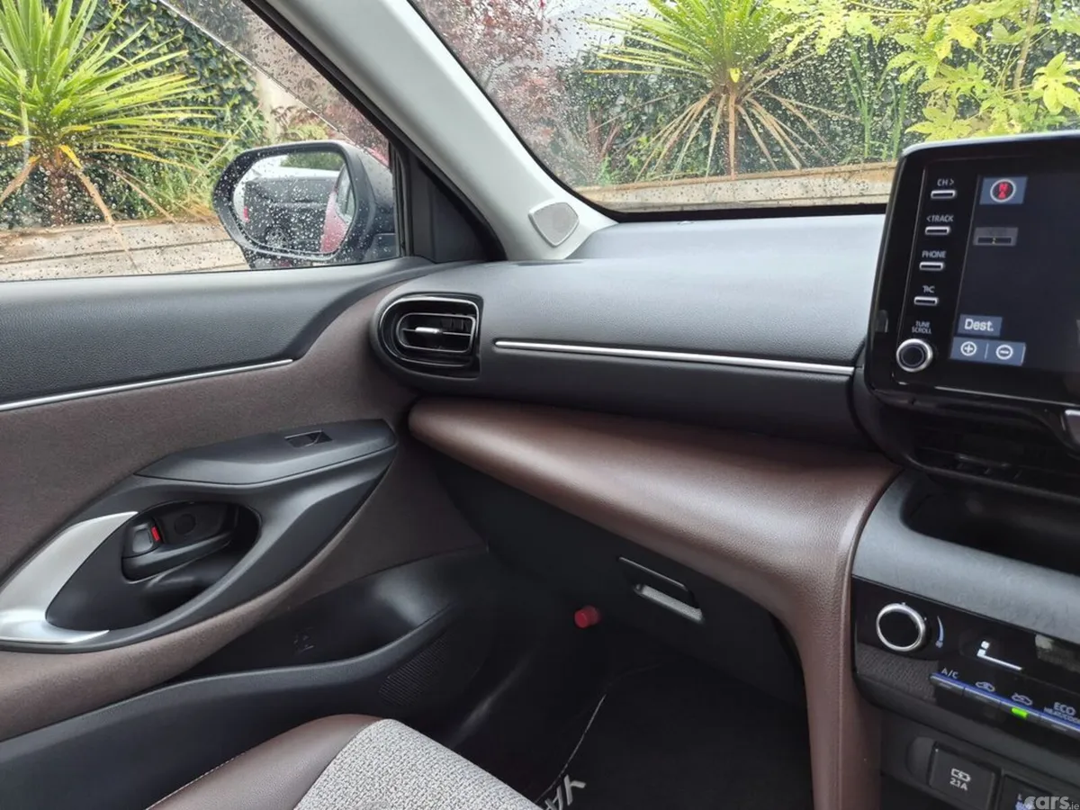 Toyota Yaris Cross SUV, Petrol Hybrid, 2022, Red