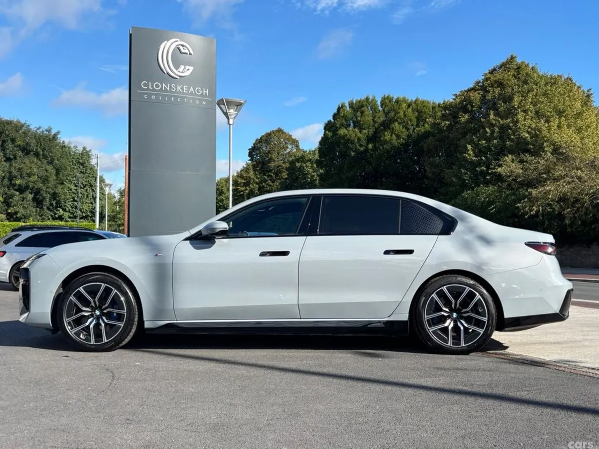 BMW i7 Saloon, Electric, 2024, Grey