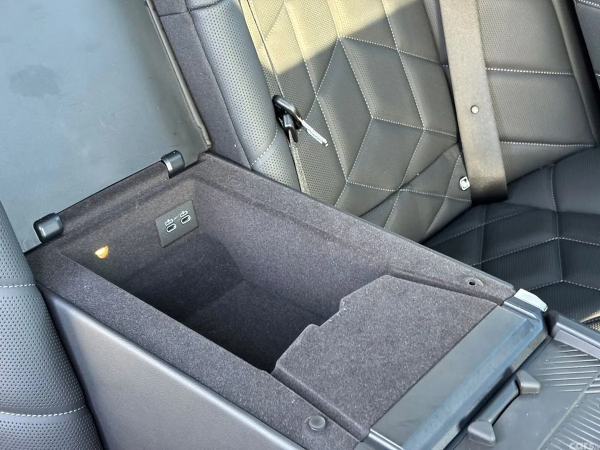 BMW i7 Saloon, Electric, 2024, Grey