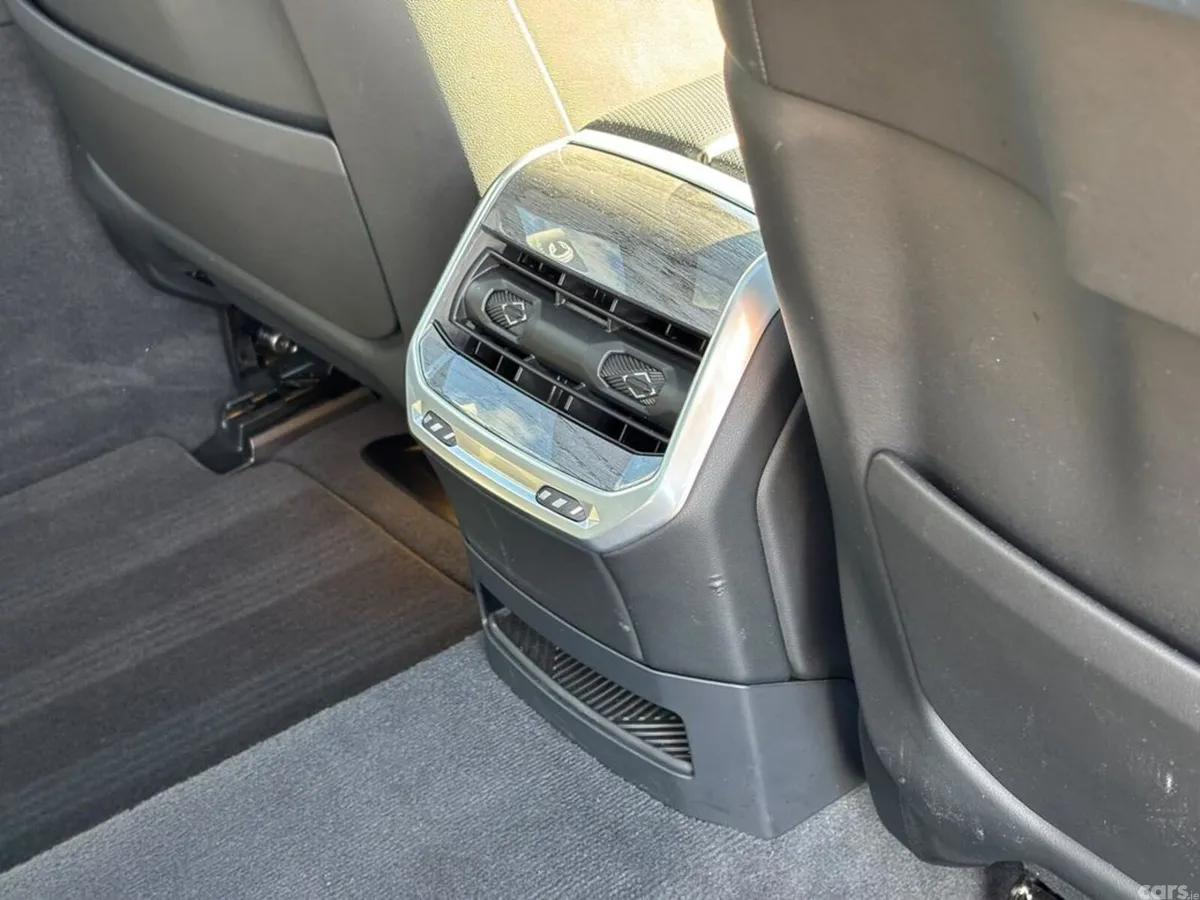 BMW i7 Saloon, Electric, 2024, Grey
